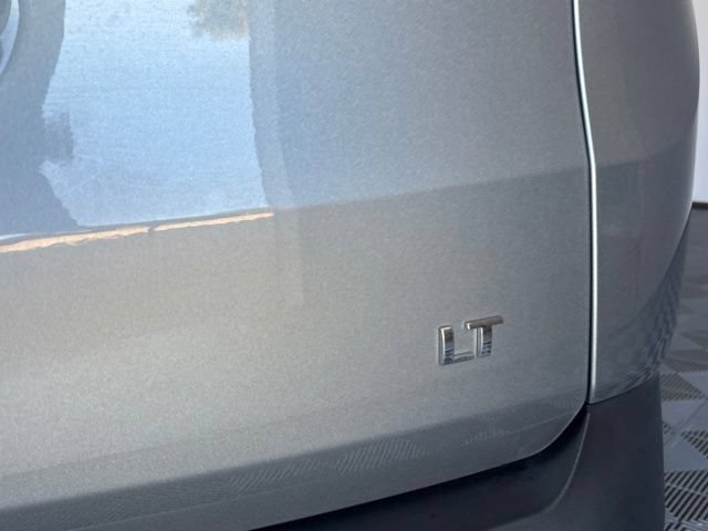 Used 2023 Chevrolet Traverse LT w/ Rear Camera Mirror Package AWD/4WD image 26