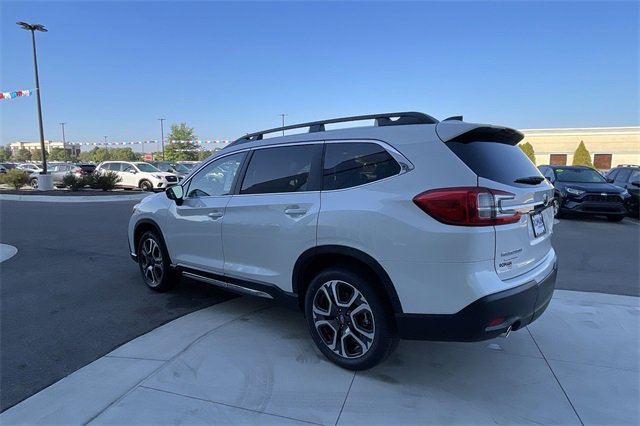New 2025 Subaru Ascent Limited image 3