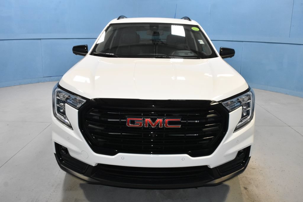 Used 2024 GMC Terrain SLT w/ Tech Package AWD/4WD image 25