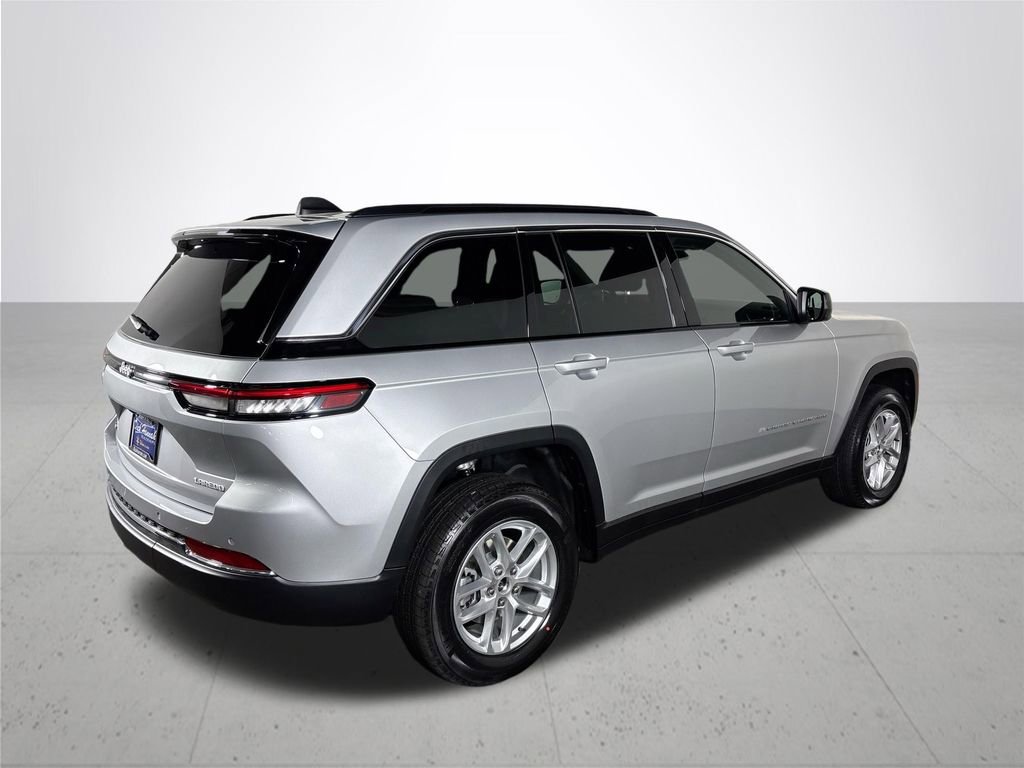 New 2026 Jeep Grand Cherokee Laredo AWD/4WD image 6