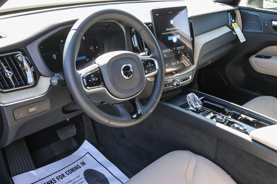 New 2027 Volvo XC60 B5 Plus AWD/4WD image 23