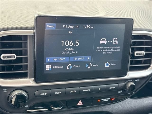 Used 2023 Hyundai Venue SEL FWD image 29
