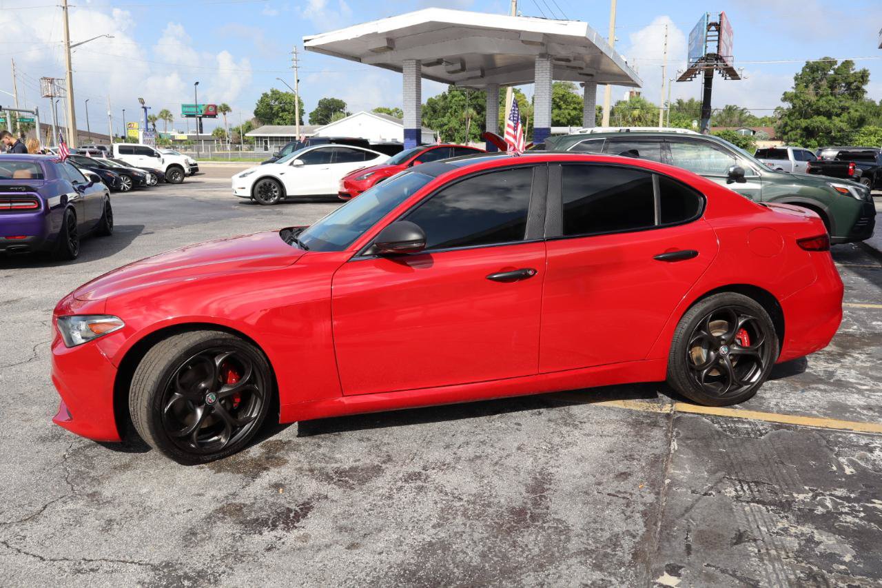 Used 2018 Alfa Romeo Giulia Ti Sport w/ Quick Order Package 22S Sport AWD/4WD image 6