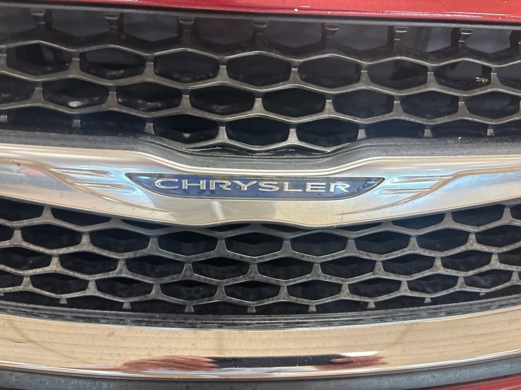 Used 2017 Chrysler Pacifica Touring Plus w/ Tire & Wheel Group FWD image 7