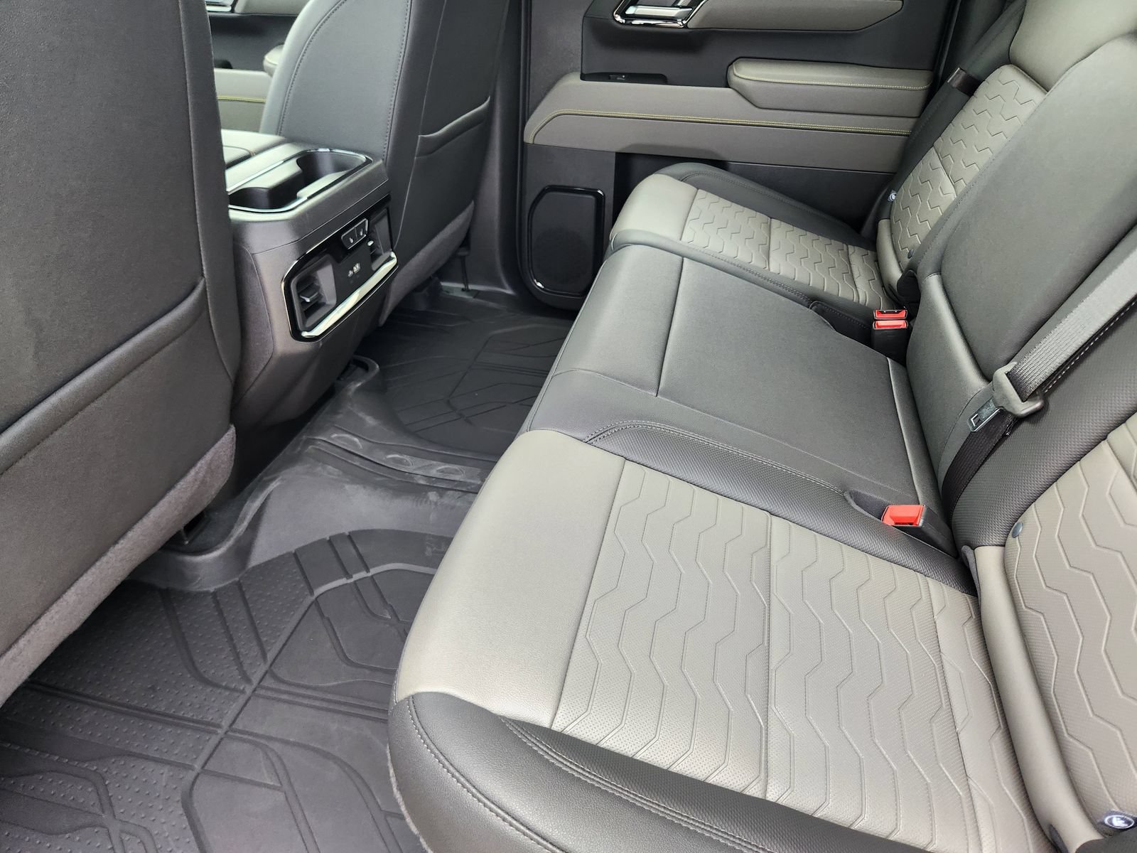 New 2026 Chevrolet Silverado 1500 ZR2 w/ LPO, Dark Essentials Package AWD/4WD image 25