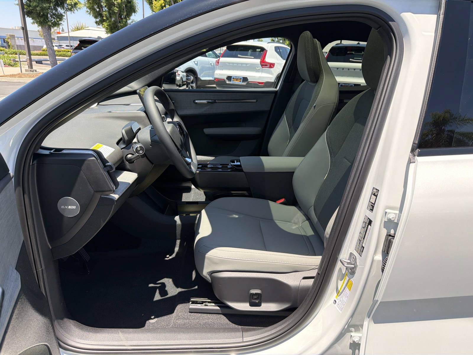 New 2026 Volvo EX30 Plus w/ Protection Package AWD/4WD image 13