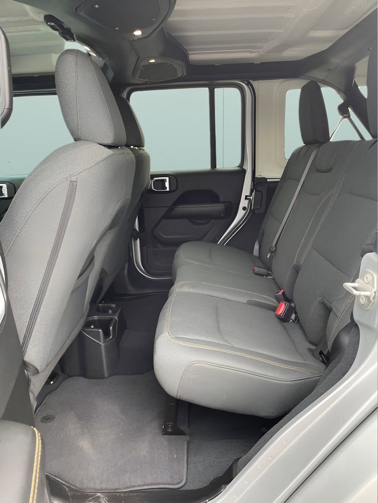 Used 2024 Jeep Wrangler Unlimited Sahara AWD/4WD image 14
