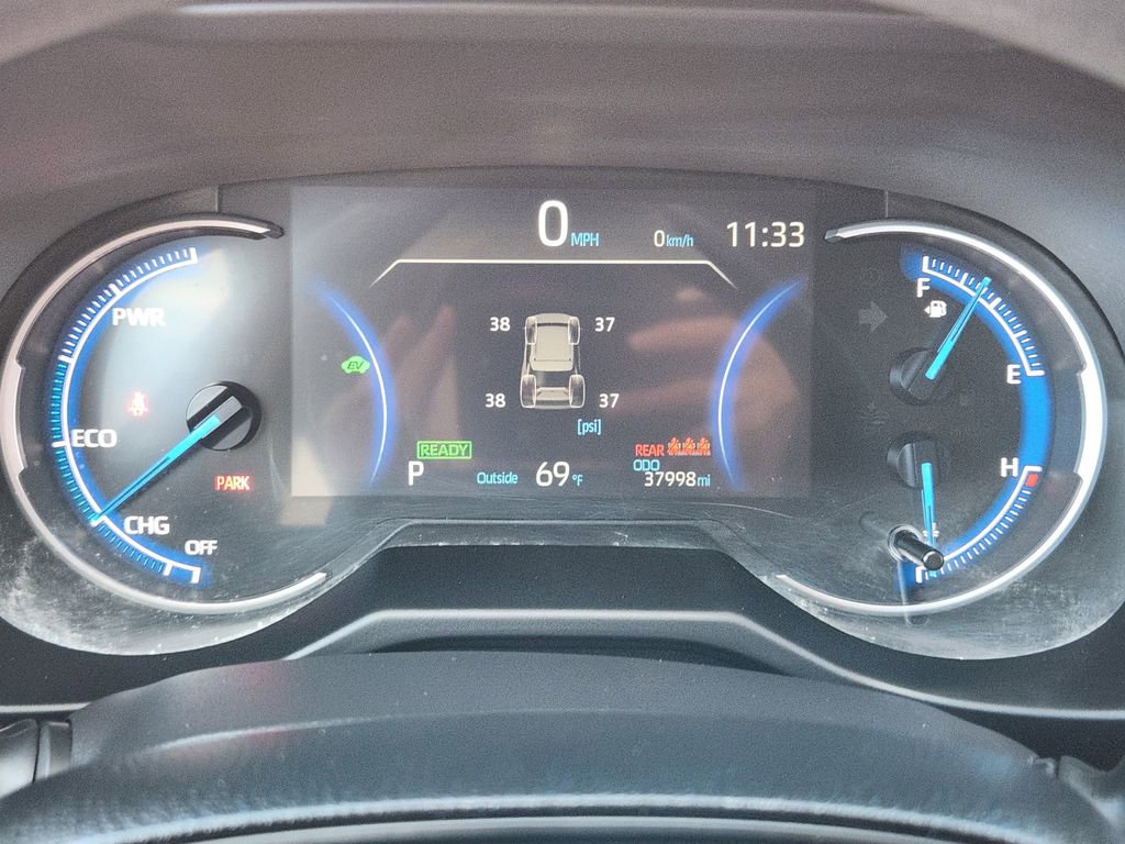 Used 2025 Toyota RAV4 LE image 18