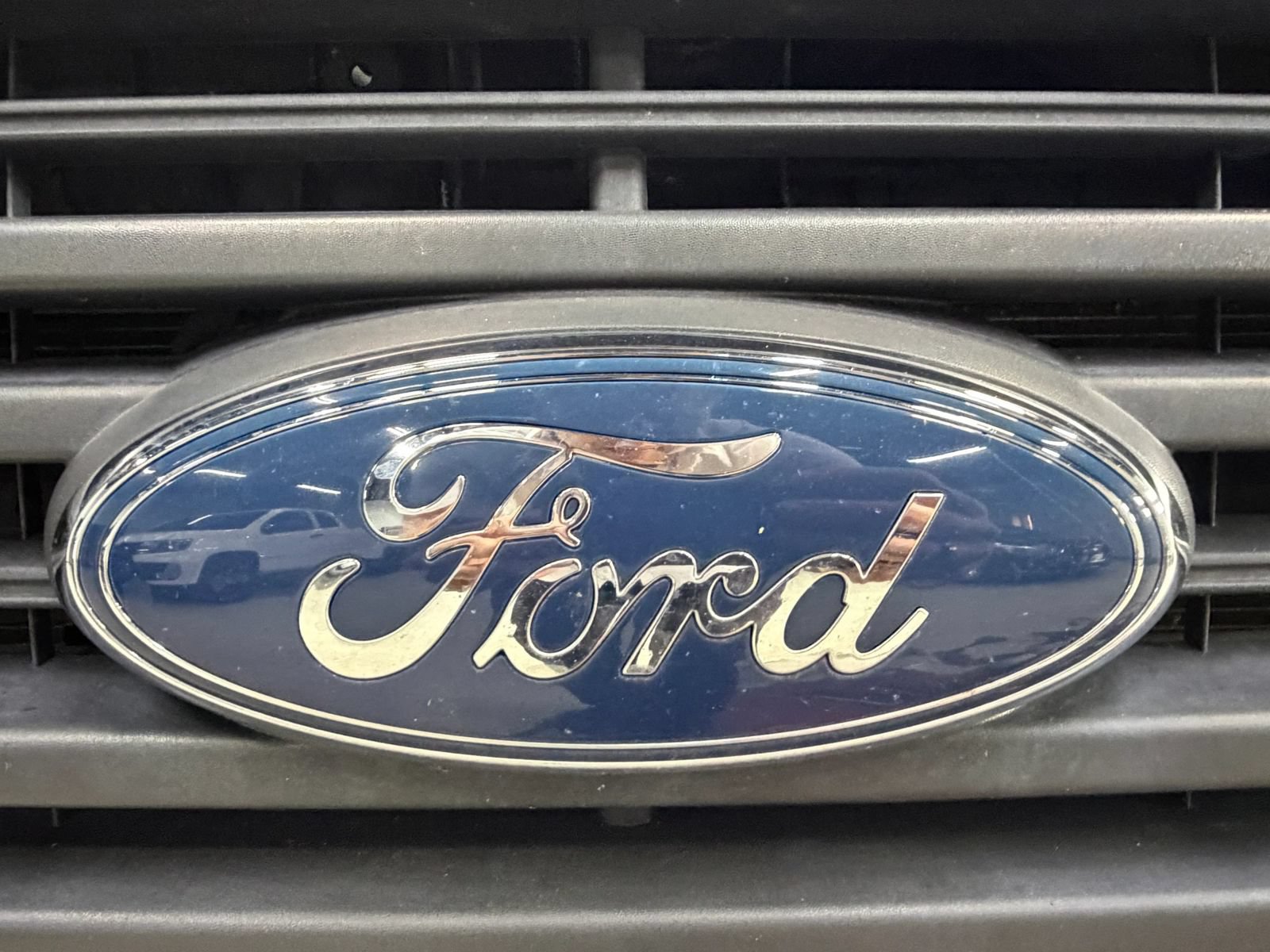 Used 2018 Ford Transit 150 XL RWD image 46