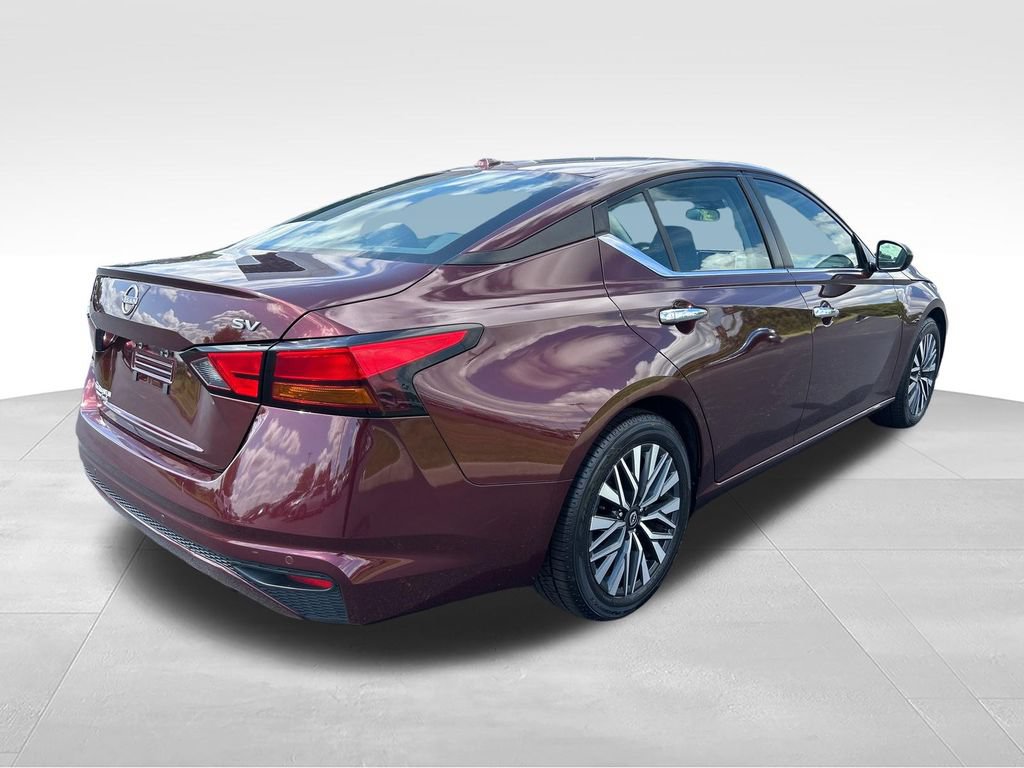 Used 2024 Nissan Altima 2.5 SV FWD image 5