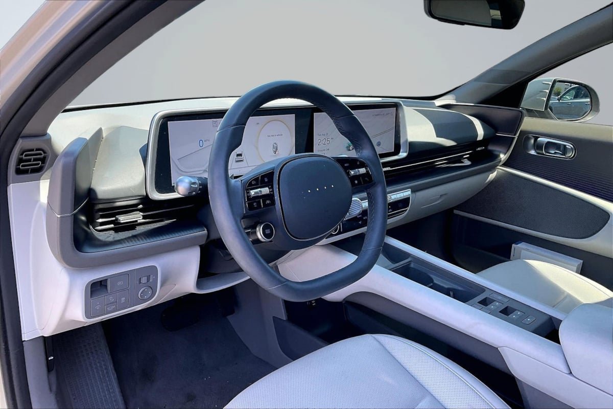 Used 2023 Hyundai Ioniq 6 SEL RWD image 14