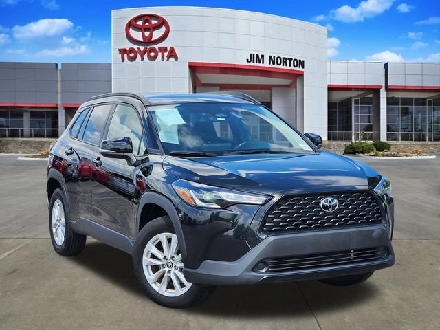 Used 2024 Toyota Corolla Cross LE FWD image 1