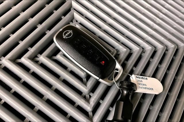 New 2026 Nissan Pathfinder Platinum image 13