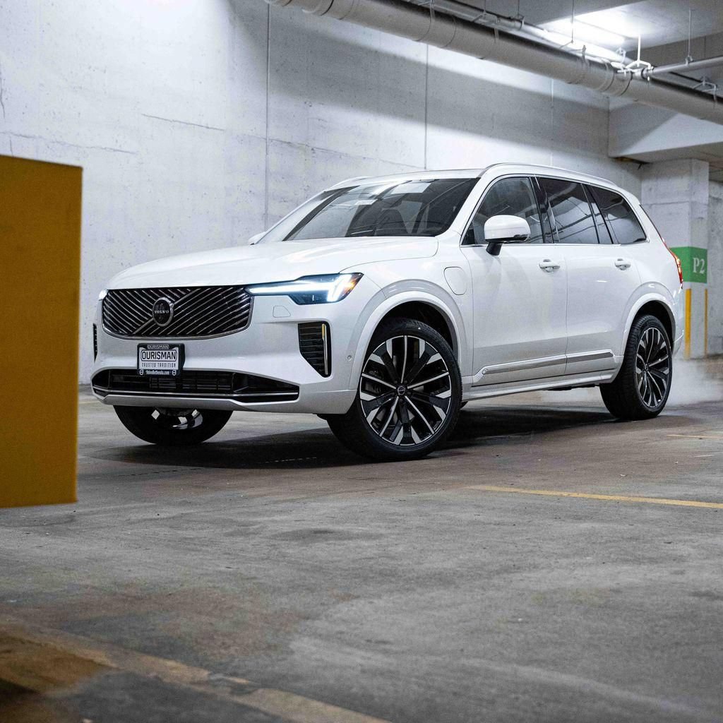 New 2026 Volvo XC90 T8 Plus w/ Protection Package Premier
