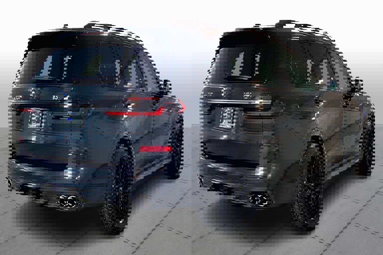 Used 2024 BMW ALPINA XB7 ALPINA XB7 image 13