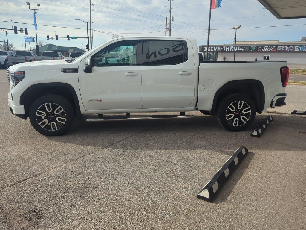 Used 2024 GMC Sierra 1500 AT4 w/ Technology Package image 4