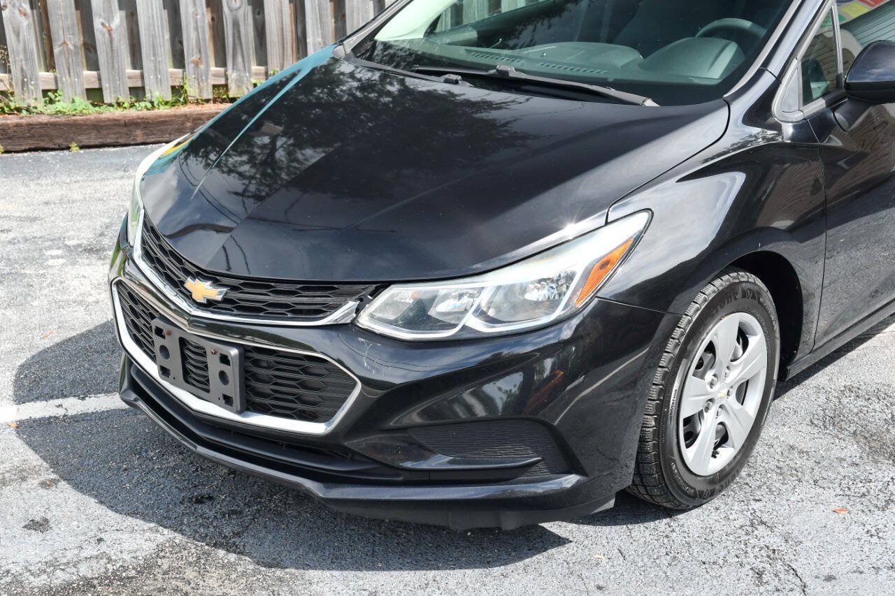 Used 2018 Chevrolet Cruze LS FWD image 4