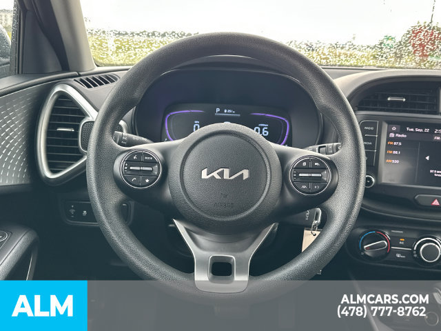 Used 2025 Kia Soul LX w/ LX Technology Package FWD image 28