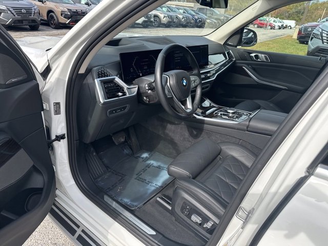 Used 2024 BMW X7 xDrive40i image 73