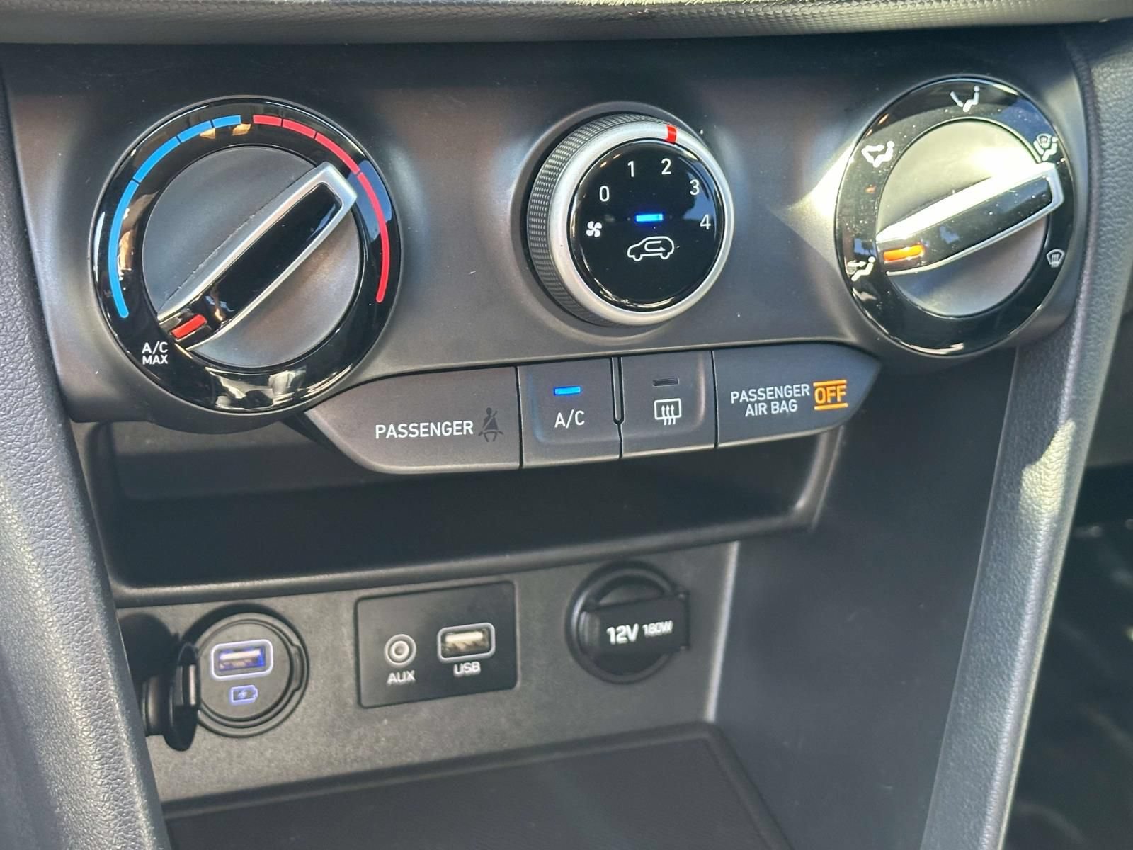 Used 2019 Hyundai Kona SE FWD image 12