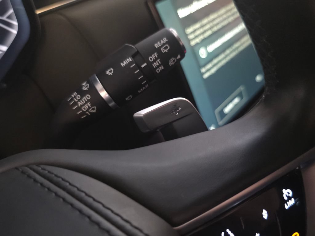 Certified 2023 Land Rover Range Rover SE AWD/4WD image 33