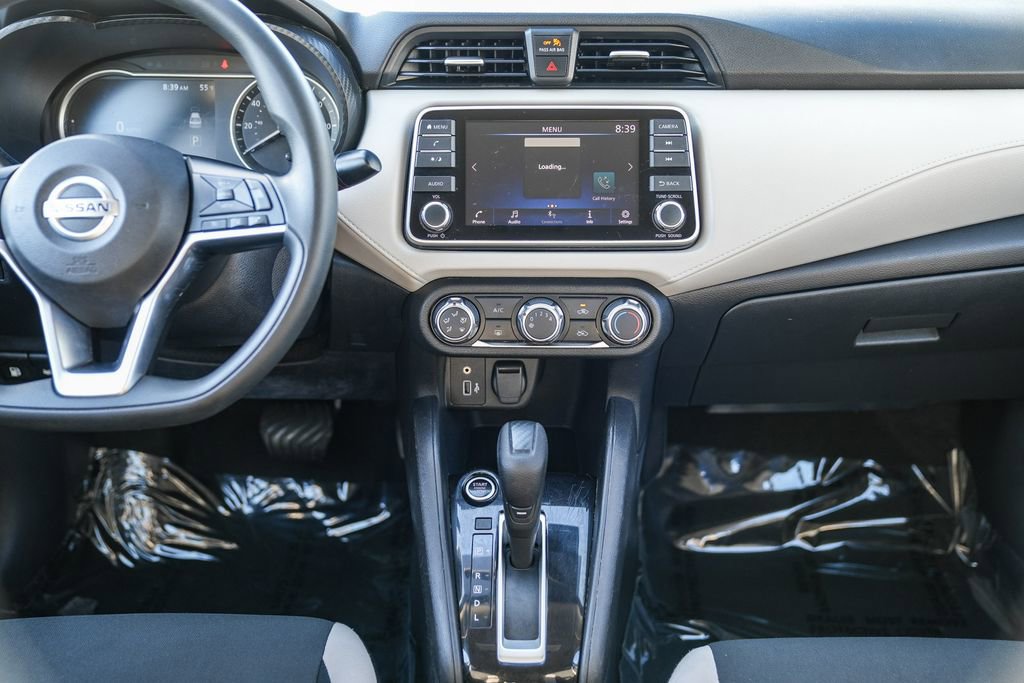Used 2022 Nissan Versa SV image 14