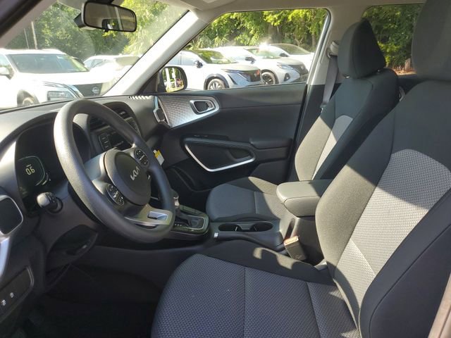 Used 2025 Kia Soul LX FWD image 15