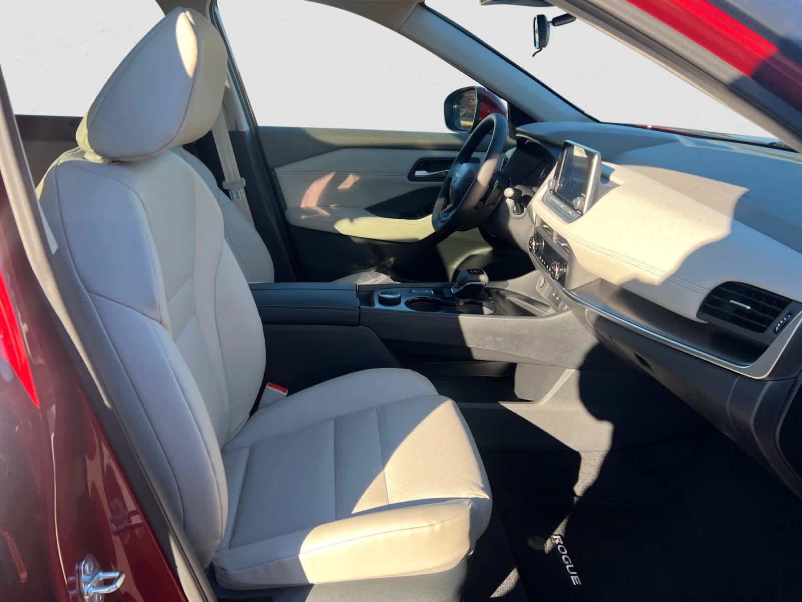 Certified 2026 Nissan Rogue SV w/ SV Premium Package image 15