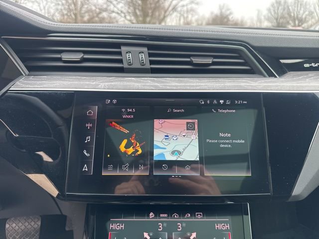 Used 2023 Audi e-tron Premium Plus w/ Premium Plus Package image 23