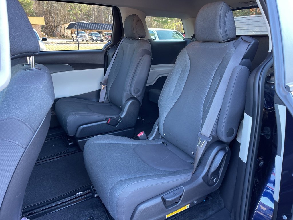 Certified 2023 Kia Carnival LX image 19