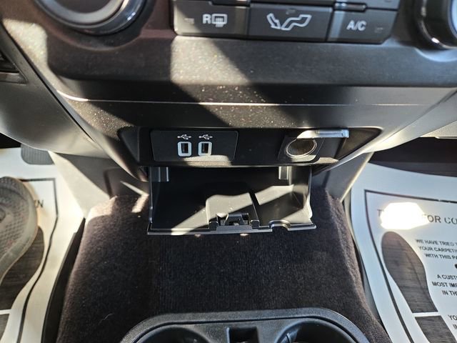 Used 2017 Ford F150 XLT w/ Equipment Group 302A Luxury image 27