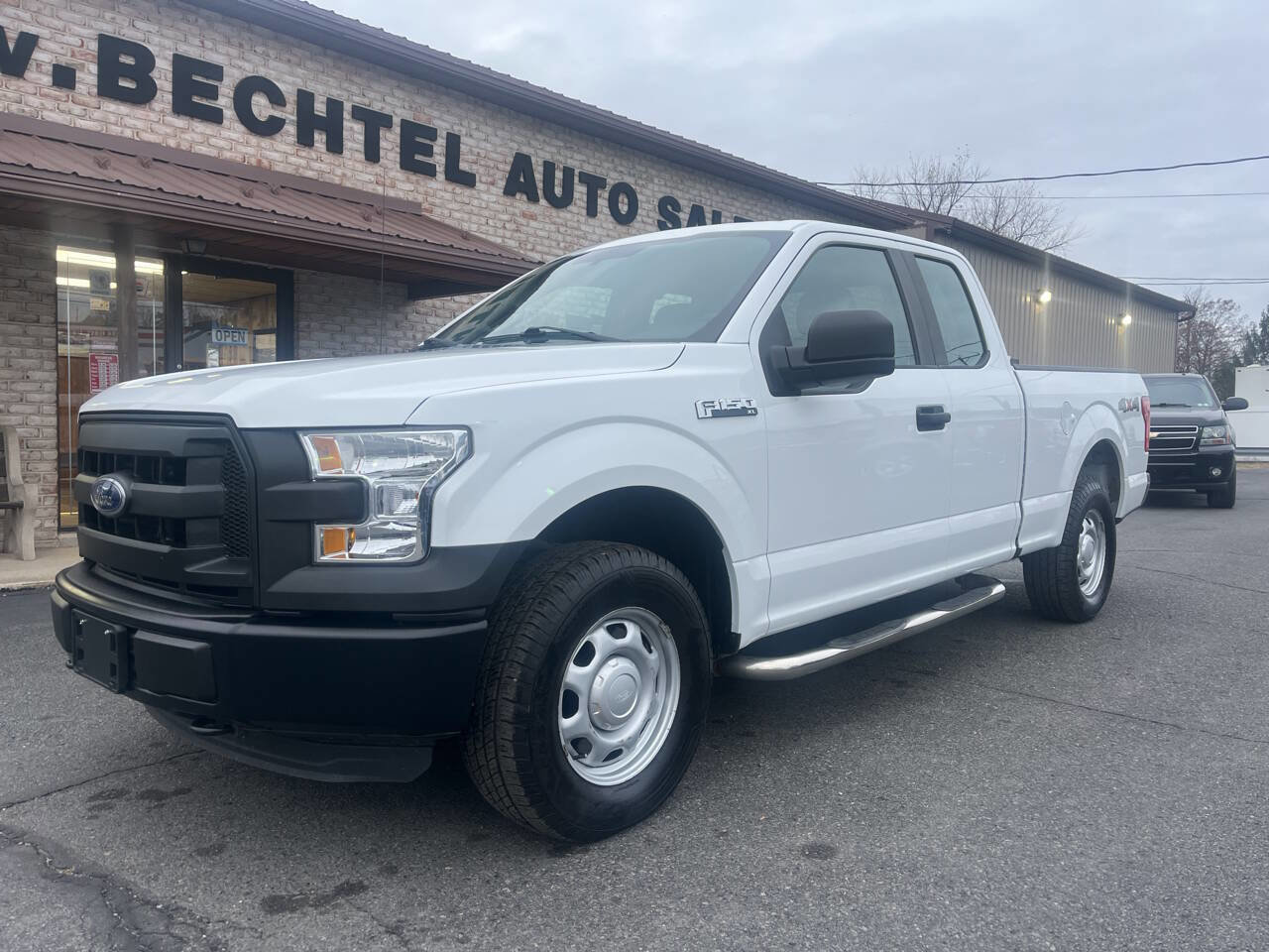 Used 2016 Ford F150 XL w/ Equipment Group 101A Mid image 2