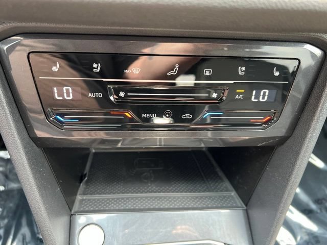 Used 2024 Volkswagen Tiguan SEL R-Line AWD/4WD image 16