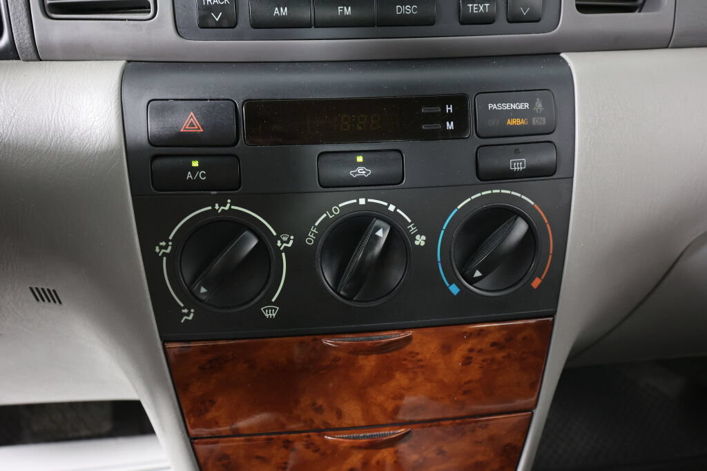 Used 2005 Toyota Corolla LE FWD image 34