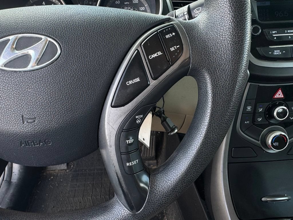 Used 2014 Hyundai Elantra SE FWD image 24