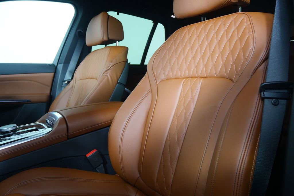 Used 2026 BMW X5 xDrive40i w/ M Sport Package image 11