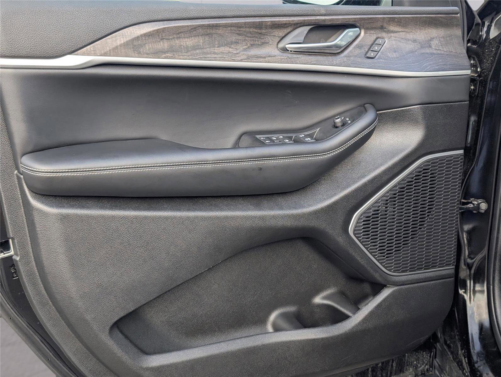 New 2026 Jeep Grand Cherokee L Limited image 14