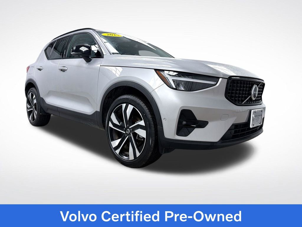 Used 2025 Volvo XC40 B5 Plus
