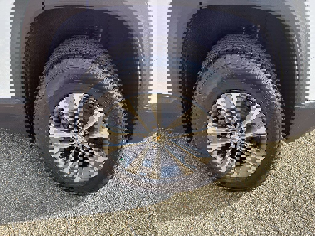 New 2026 Chevrolet Equinox LT w/ Convenience Package II image 23