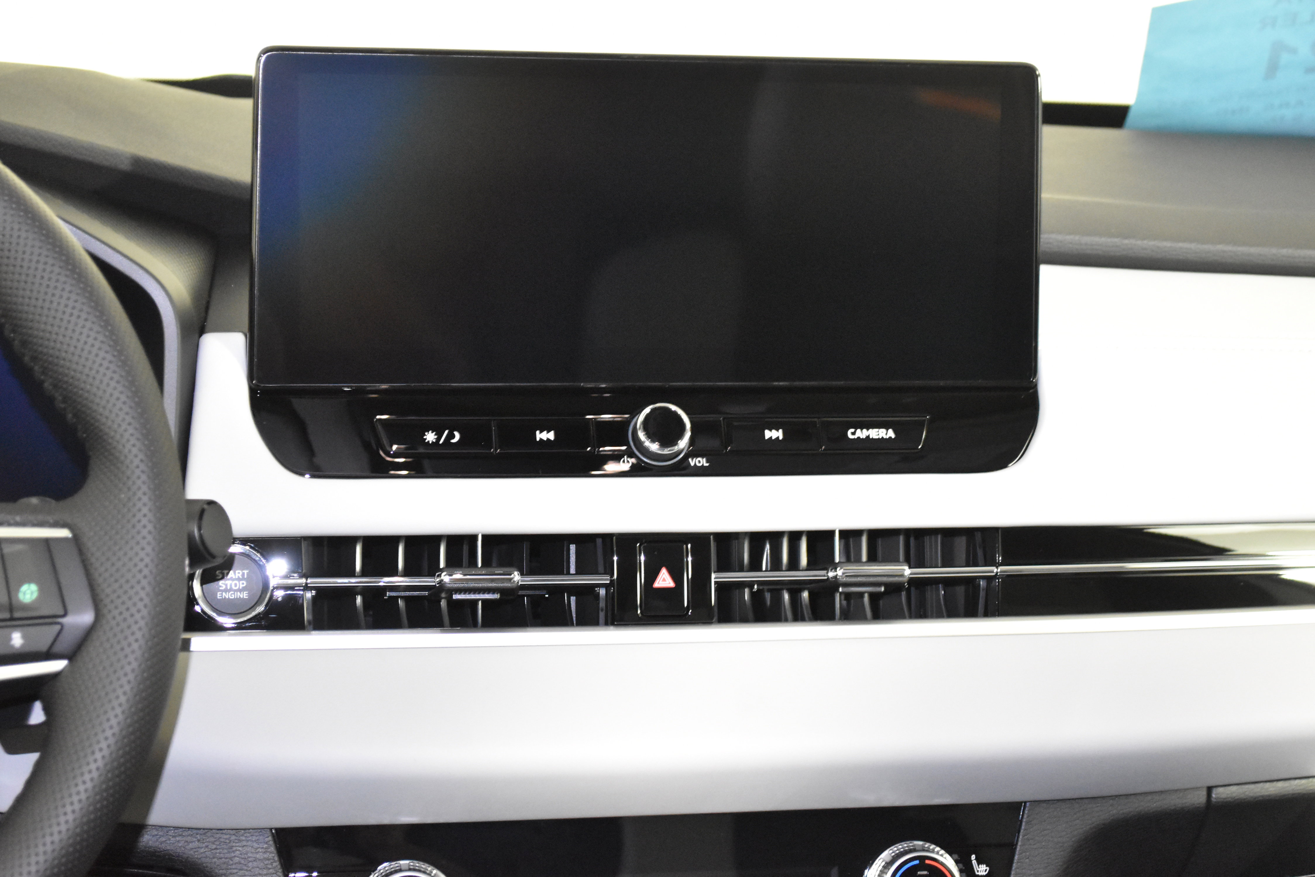 New 2025 Mitsubishi Outlander SE image 12