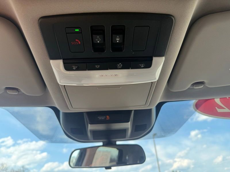 Used 2022 Nissan Rogue SV w/ SV Premium Package image 24