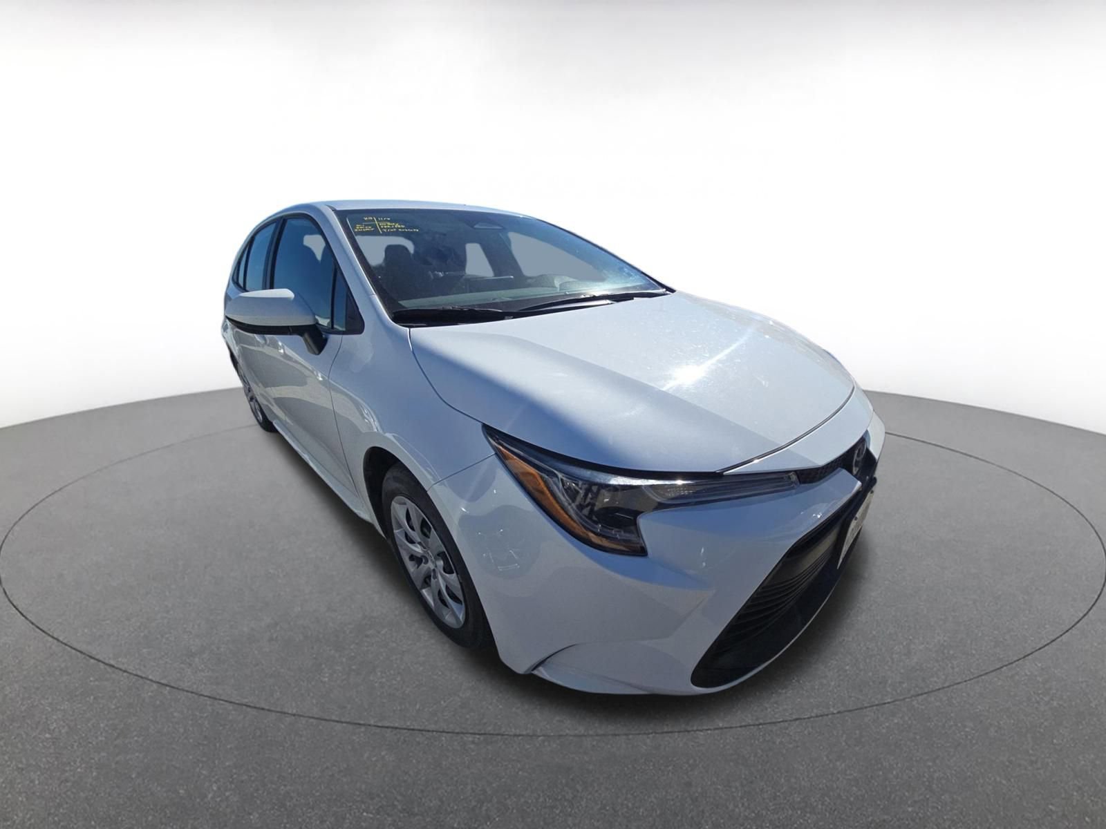 Used 2024 Toyota Corolla LE image 3