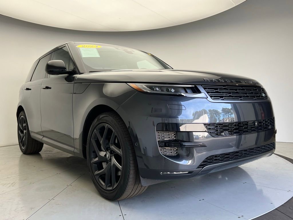 Used 2024 Land Rover Range Rover Sport SE image 2