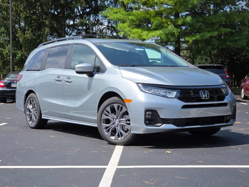 New 2026 Honda Odyssey Touring image 2