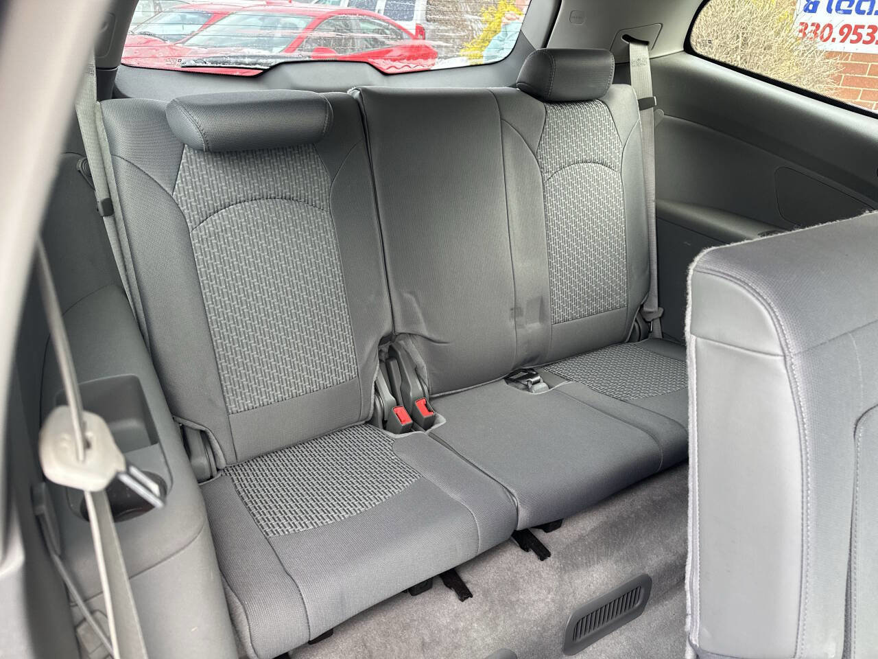 Used 2012 Chevrolet Traverse LS image 26
