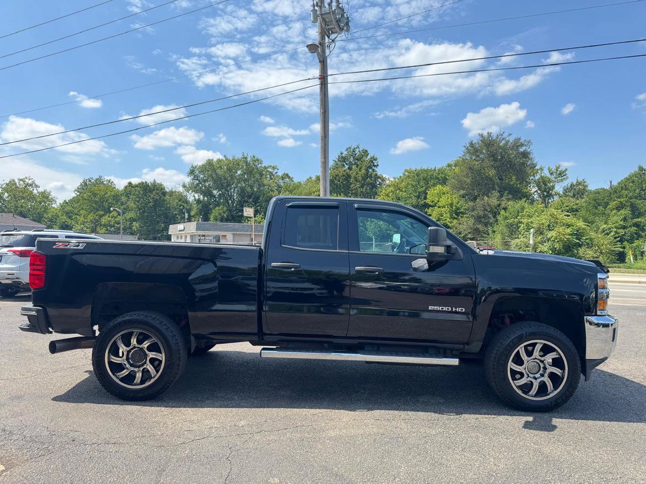 Used 2015 Chevrolet Silverado 2500 LT w/ Z71 Package, Off-Road AWD/4WD image 6