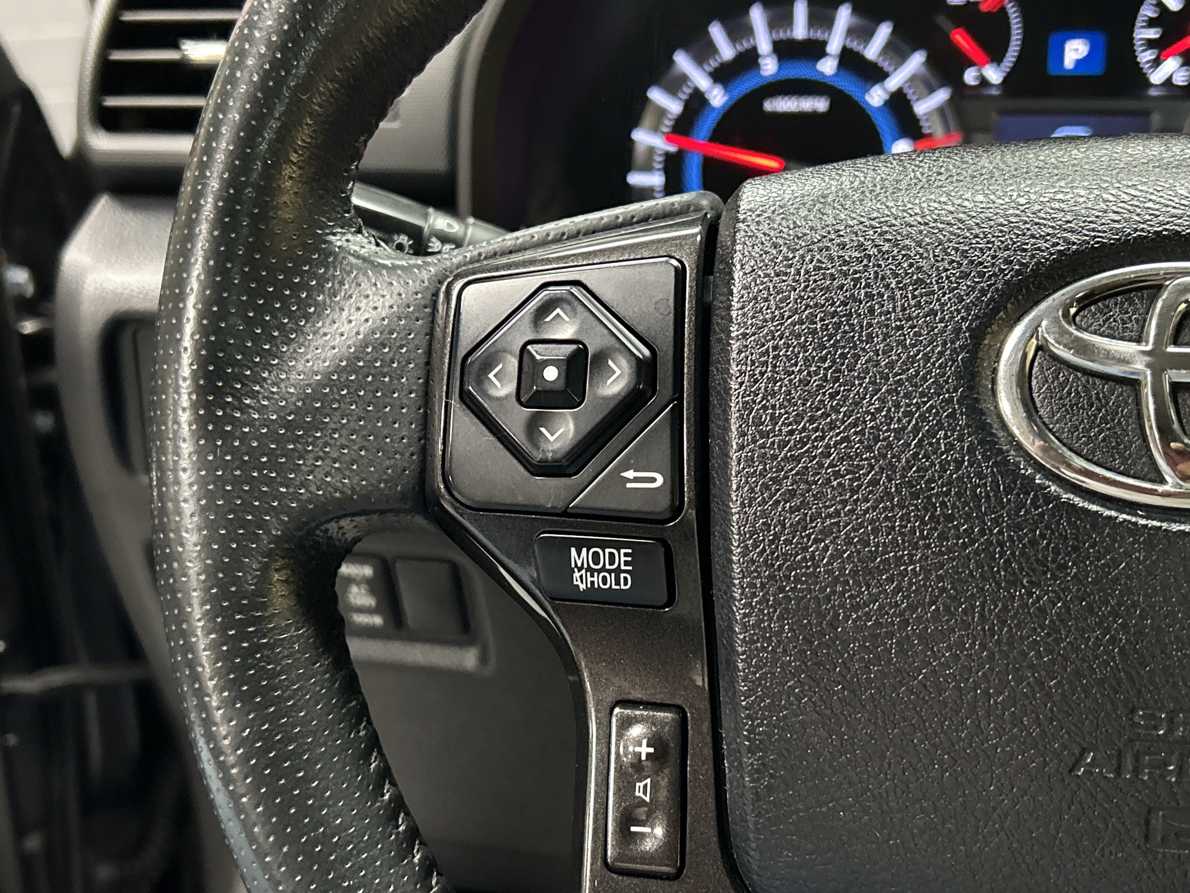 Used 2019 Toyota 4Runner TRD Off-Road AWD/4WD image 19