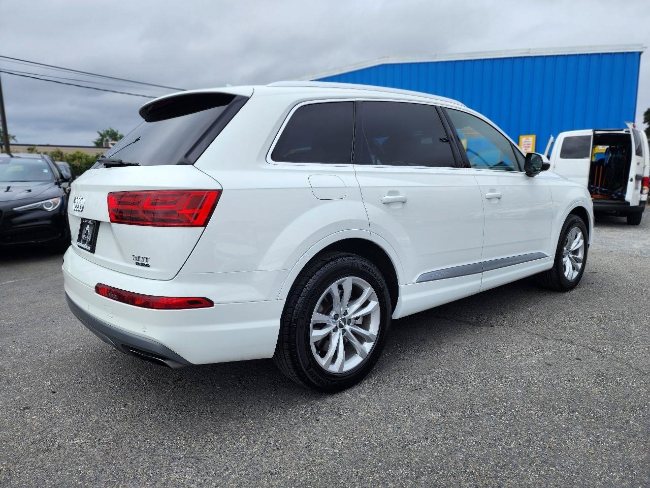 Used 2017 Audi Q7 3.0T Premium AWD/4WD image 6