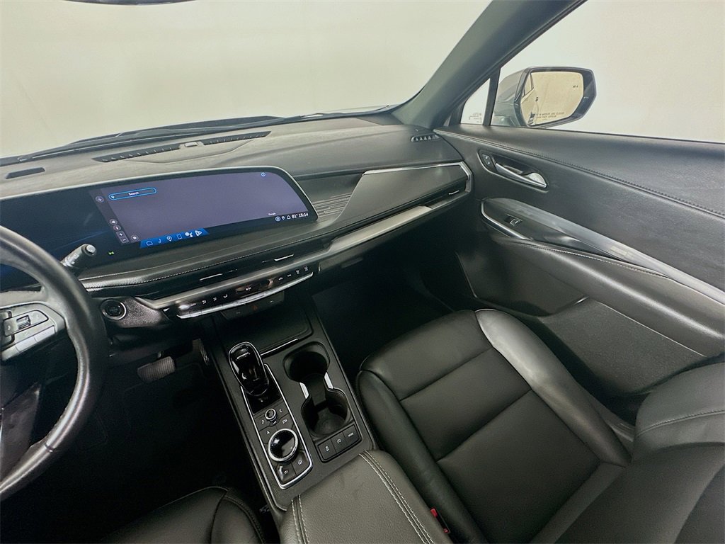 Used 2024 Cadillac XT4 Premium Luxury image 12