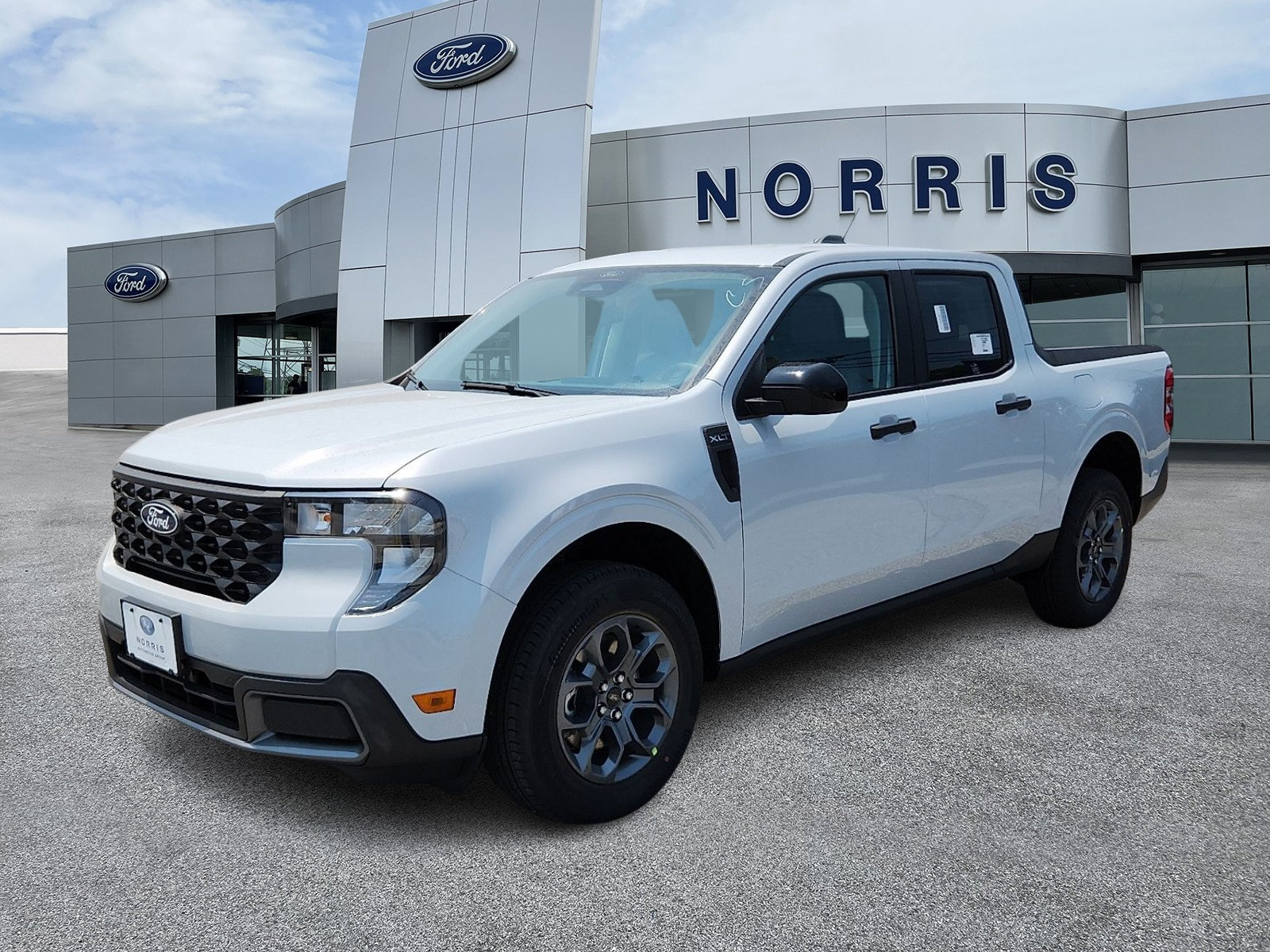 New 2026 Ford Maverick XLT w/ Equipment Group 301A AWD/4WD image 2
